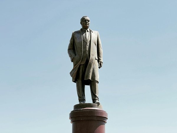 Discover Authentic British Blacksmithing: Top Hidden Gem Workshops Revealed