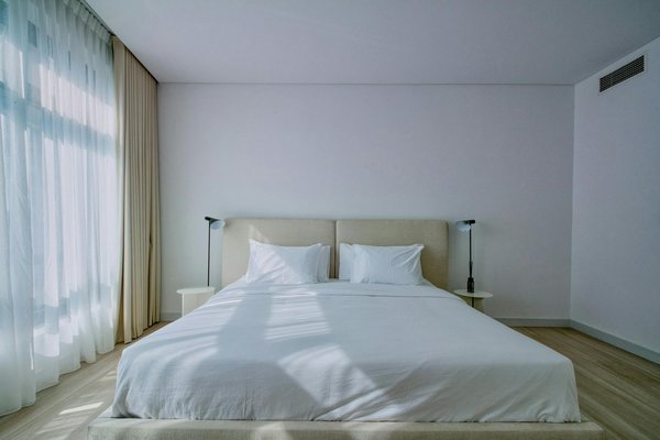 Discover the UK's Best-Kept Secrets: A Deep Dive into Traditional British Candle Craftsmanship